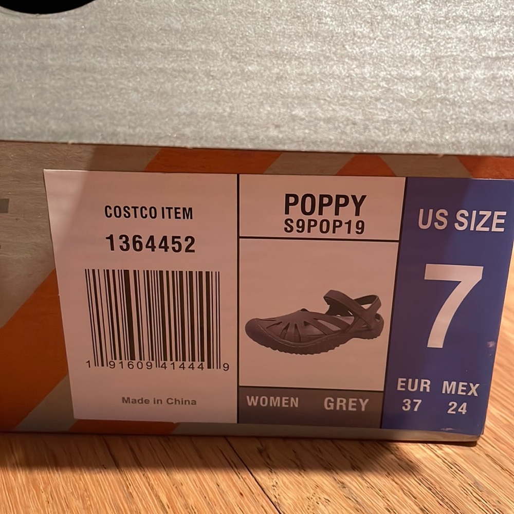 JSport poppy sandle